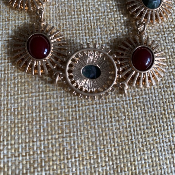 Mia Collection by Kim Min Sum. Beautiful holiday set. Necklace and earrings. - Picture 4 of 6